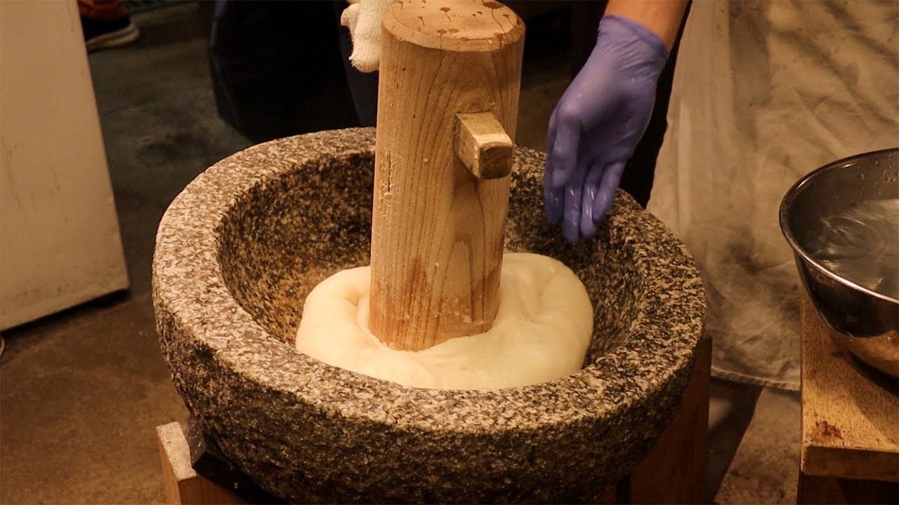 FAST POUNDING MOCHI | Rice Cake | Japanese Street Food | Nishiki Market Kyoto Japan