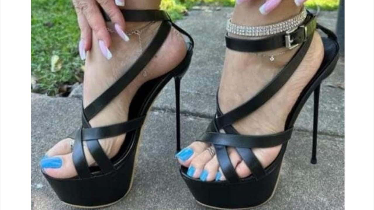Modish & Trendy Fashion Style ladies footwear collection sandals design and ideas 2024