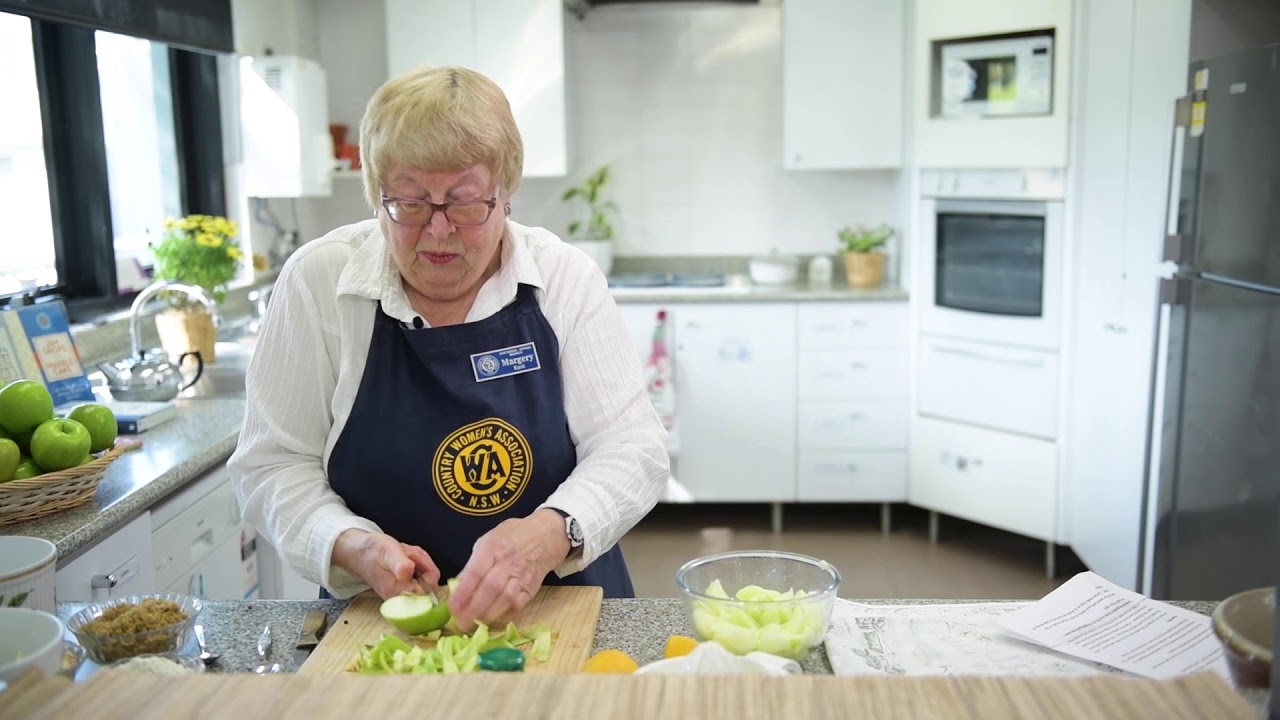 Granny Smith Festival: Cooking with CWA - Apple Crumble