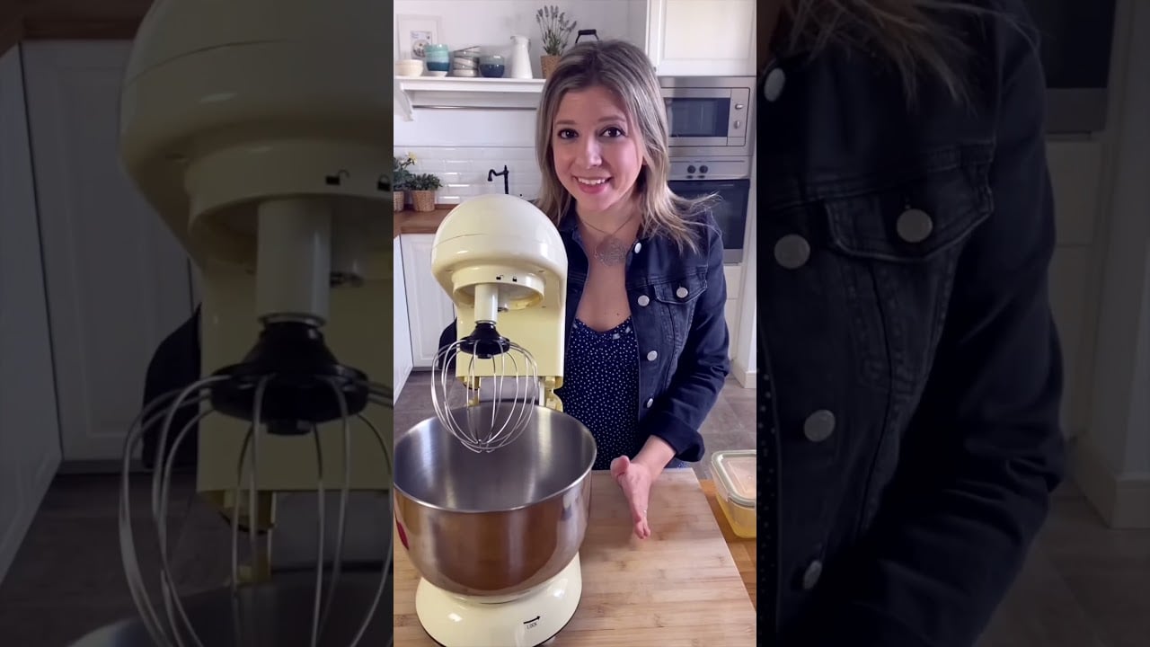 Vegan Baking: How to Make Stiff Peaks without Eggs | Aquafaba: The Best Egg Replacement for Desserts